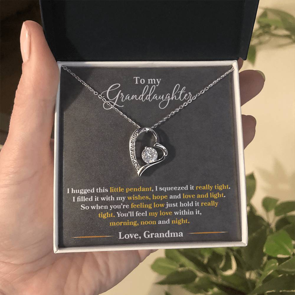 ( Almost sold out) Gift To My Lovely Granddaughter Single Heart : A Grandmother's Mother's Heartfelt Message